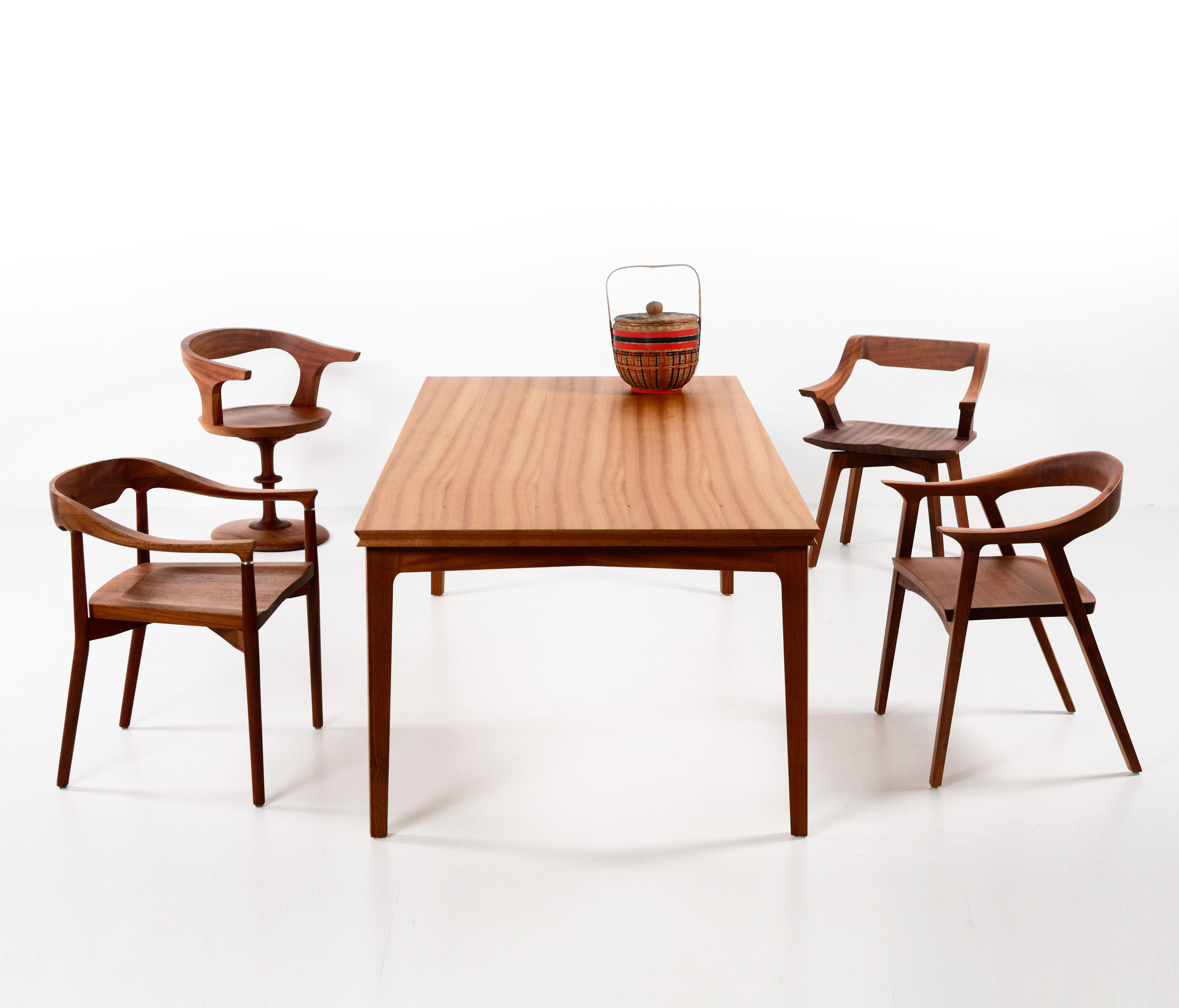 乐竞在线注册 - 坐具|餐椅|办公家具|（中国）科技公司家具|New Legacy Donna Chair