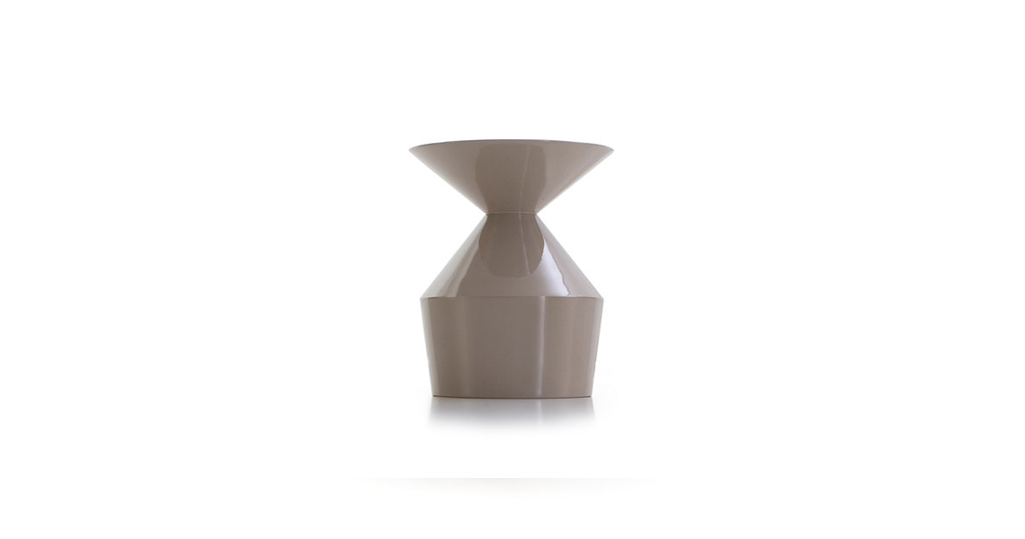 乐竞在线注册 - 桌几|茶几/边几|办公家具|（中国）科技公司家具|Shape 茶几/角几