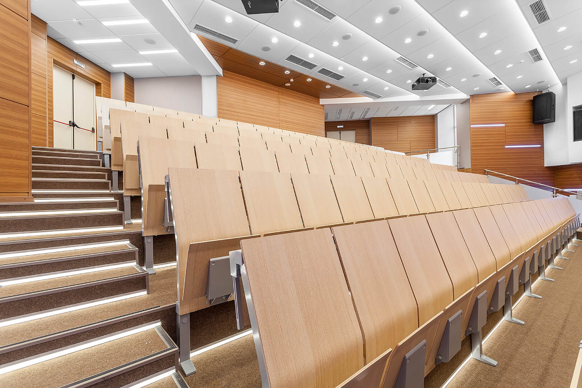 学校家具|阶梯教室桌椅|办公家具|（中国）科技公司家具|E5000