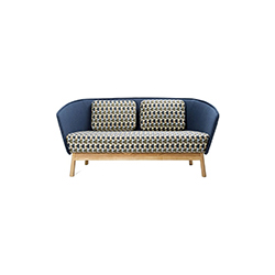 光环木质扶手椅 aura wood armchair L